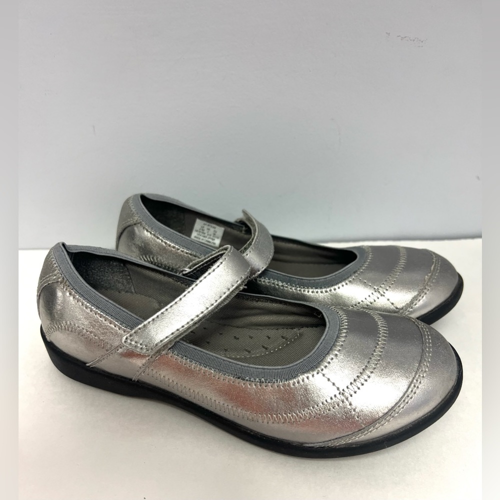Hush Puppies, Youth Girls- Silver Mary Jane style Shoes, Size: 2.5M